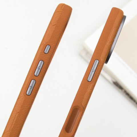 Шкіряний чохол Carved with MagSafe для Apple iPhone 16 (6.1") Orange