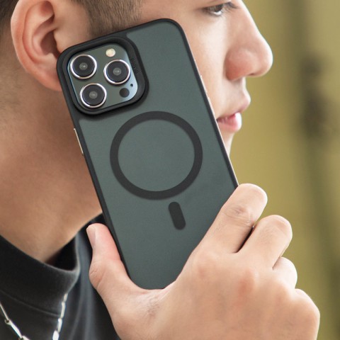 TPU+PC чохол Blueo Skin Friendly Frosted with MagSafe для Apple iPhone 15 Pro (6.1") Чорний