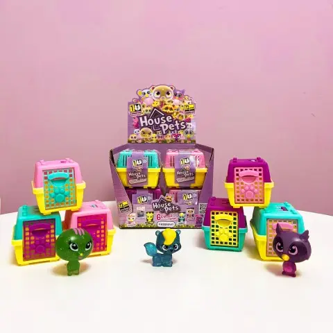 Колекційна фігурка-сюрприз House Pets – Мій улюбленець з переноскою (у дисплеї)