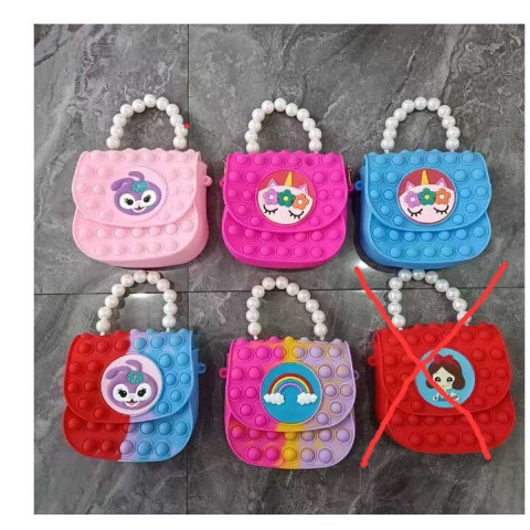 Сумочка Pop It, 1 відділення, 19 см, магнітна застібка, ланцюжок, C69405