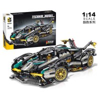 Конструктор Автомобіль 1028+ деталей гумові шини JKC7105