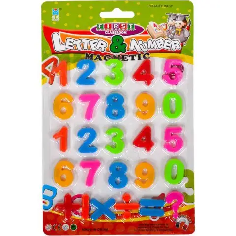 Цифри і знаки на магніті маленькі на планшеті 8302