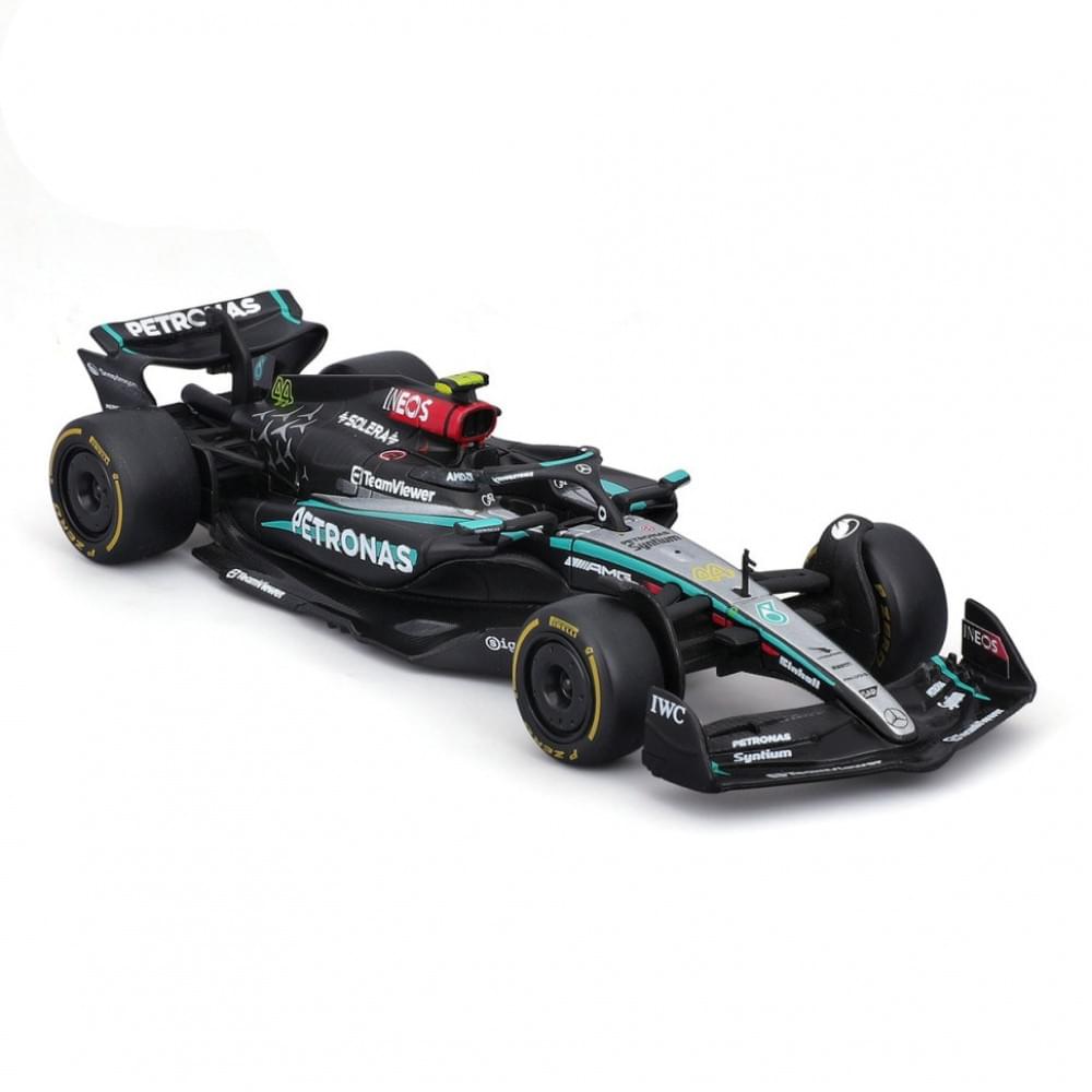 Колекційна автомодель Mercedes-AMG F1 W15 Performance (2024) Bburago 18-38208, 1:43 масштаб