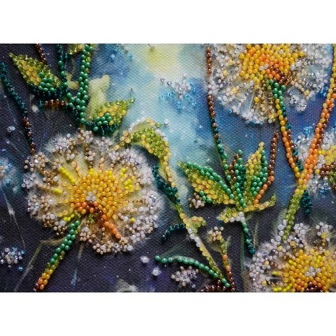 Набір для вишивання бісером "Подаруй вітру свою мрію" AB-931 на натуральному холсті