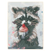 Алмазна мозаїка "Єнот з капкейком" DM3008 з мольбертом 17х22,5 см
