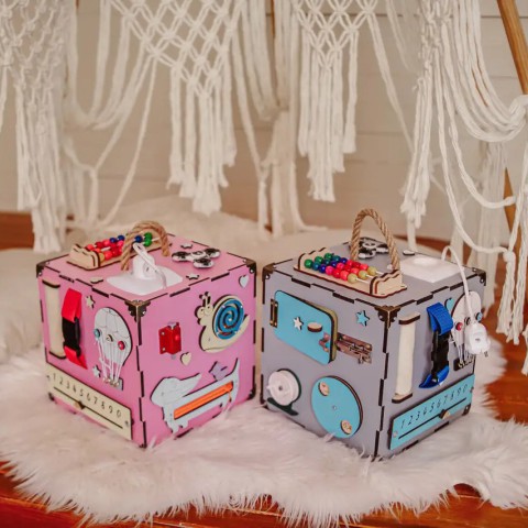 Розвиваюча іграшка Бізікуб Temple Group TG200162 23х23х23см Рожевий