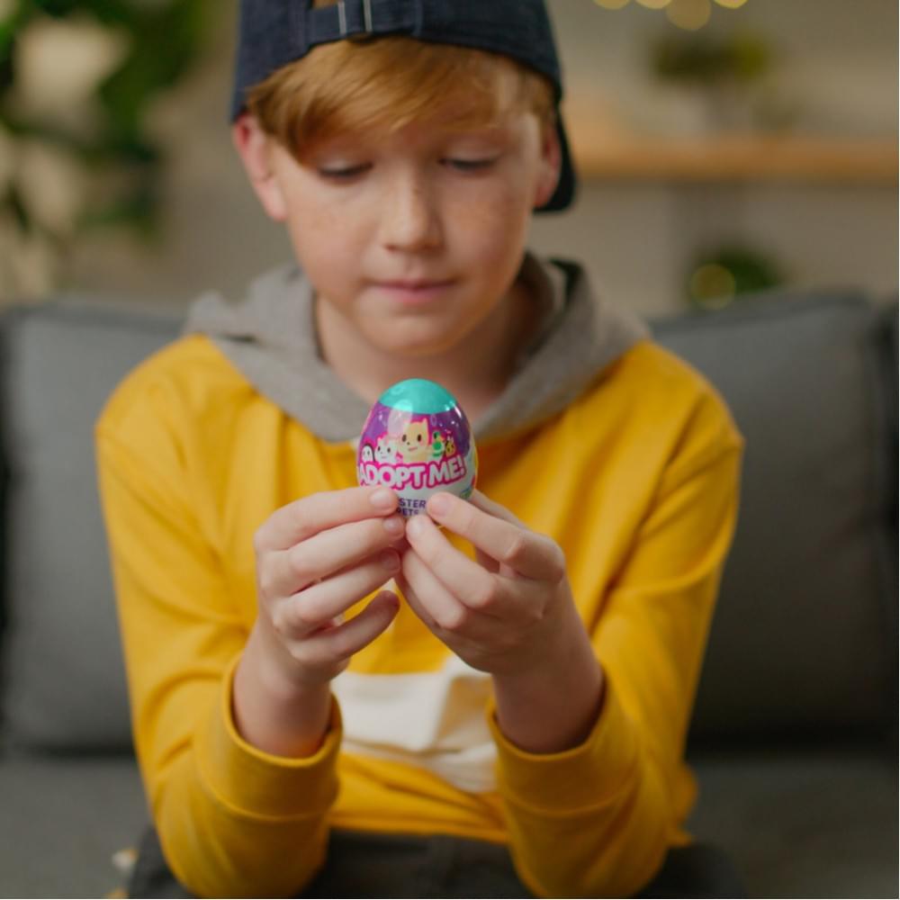 Іграшка-сюрприз у яйці "S3 - КАЗКОВІ Тварини" Adopt Me! AME0012 в асортименті