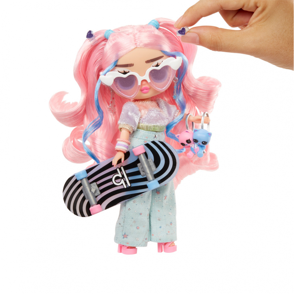 Ігровий набір із лялькою "Флора Мун" L.O.L. Surprise! 591665 серії "Tweens Core" з аксесуарами