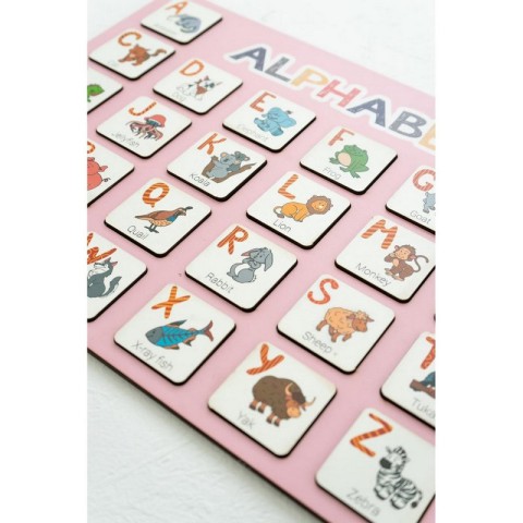 Дерев'яна абетка-вкладиш англійська "ALPHABET" 3240-03-001 рожева 29х39 см