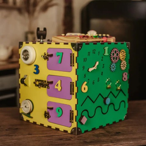 Розвиваюча іграшка Бізікуб Temple Group TG200123 30х30х30смРізнокольоровий