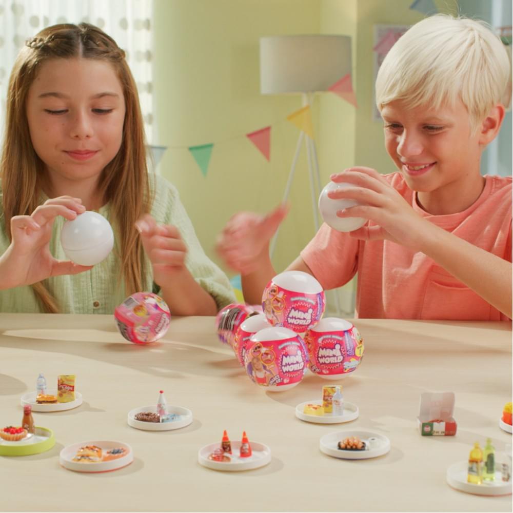 Ігровий набір з сюрпризом Пікнік Mini World 2305003 зі стікерами