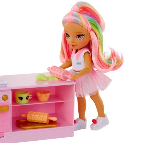 Ігровий набір із лялькою серії "Littles" Кондитерська Кенді Rainbow High 522058