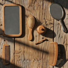 Дзеркала та гребінці