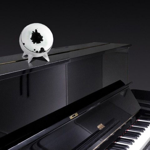 Музична ритмічна декоративна лампа CLT-002 з ферорідиною White