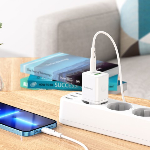 МЗП Borofone BN7 PD20W+QC3.0 (1USB-A/1C) + кабель Type-C to Lightning White