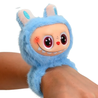 М'яка іграшка-браслет LABUBU чіпляється лапками на руку мікс 13 см M18664