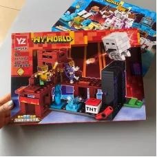 Конструктор Minecraft від 270 деталей (в асортименті)